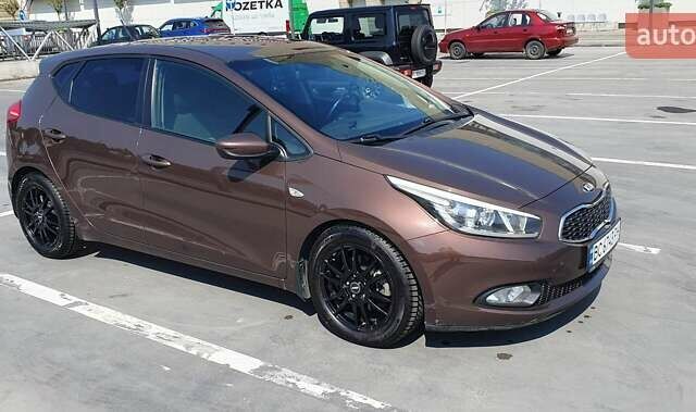 Киа Сид, объемом двигателя 1.59 л и пробегом 119 тыс. км за 10000 $, фото 1 на Automoto.ua