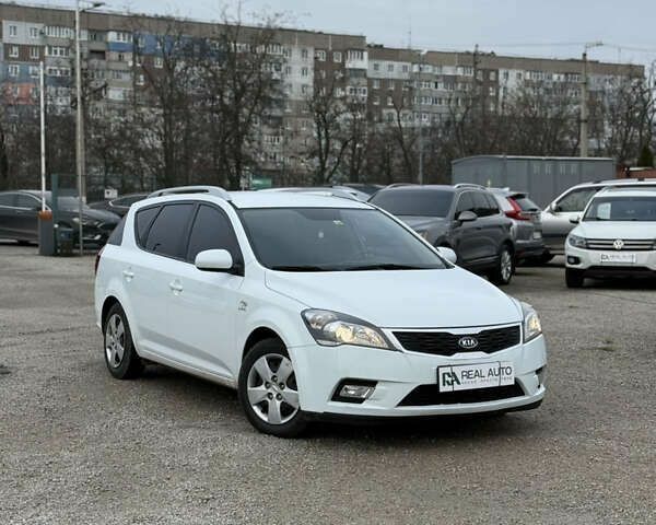 Киа Сид, объемом двигателя 1.4 л и пробегом 187 тыс. км за 6400 $, фото 1 на Automoto.ua