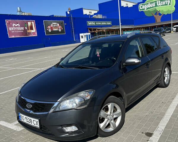 Киа Сид, объемом двигателя 1.6 л и пробегом 233 тыс. км за 7300 $, фото 1 на Automoto.ua