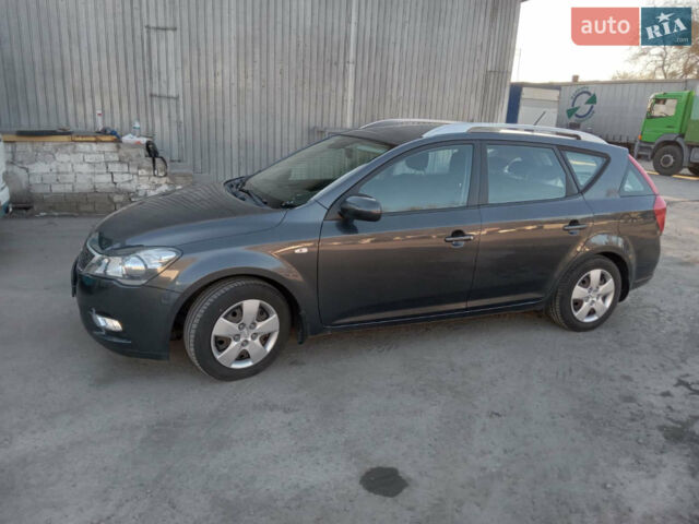 Киа Сид, объемом двигателя 1.4 л и пробегом 228 тыс. км за 6999 $, фото 1 на Automoto.ua