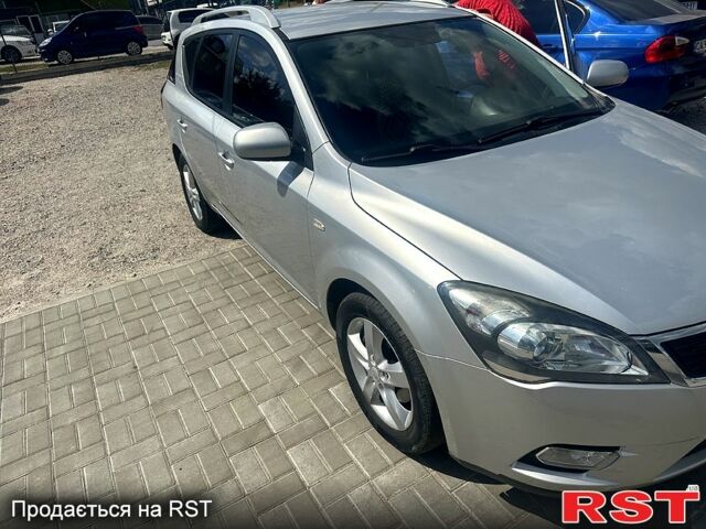 Киа Сид, объемом двигателя 1.4 л и пробегом 200 тыс. км за 7500 $, фото 1 на Automoto.ua