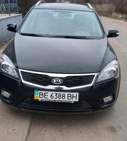 Киа Сид, объемом двигателя 1.59 л и пробегом 144 тыс. км за 10000 $, фото 1 на Automoto.ua