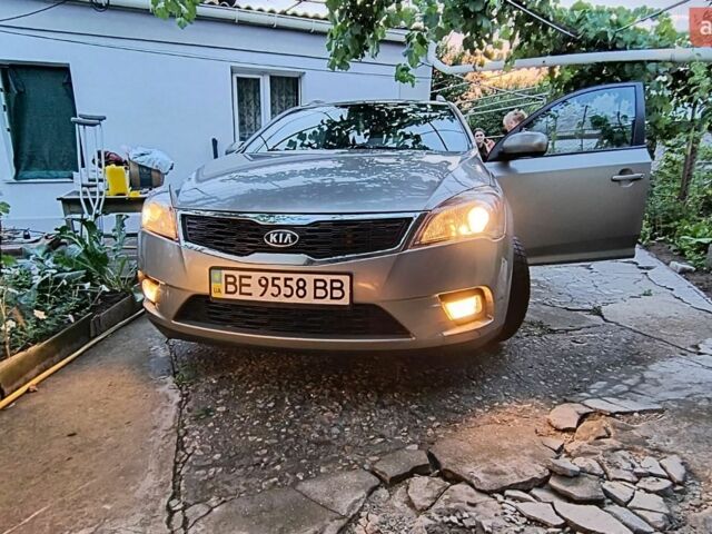 Киа Сид, объемом двигателя 1.6 л и пробегом 185 тыс. км за 7500 $, фото 1 на Automoto.ua