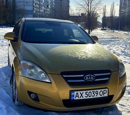 Желтый Киа Сид, объемом двигателя 1.6 л и пробегом 28200 тыс. км за 3500 $, фото 1 на Automoto.ua