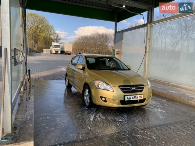 Желтый Киа Сид, объемом двигателя 1.6 л и пробегом 265 тыс. км за 5000 $, фото 1 на Automoto.ua
