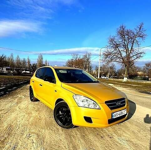 Жовтий Кіа Сід, об'ємом двигуна 2 л та пробігом 340 тис. км за 4850 $, фото 1 на Automoto.ua