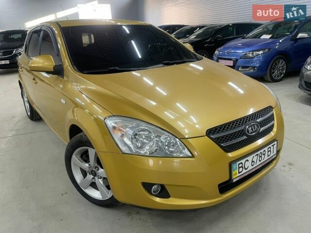 Желтый Киа Сид, объемом двигателя 1.6 л и пробегом 250 тыс. км за 5750 $, фото 1 на Automoto.ua
