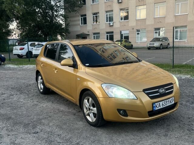 Желтый Киа Сид, объемом двигателя 1.6 л и пробегом 220 тыс. км за 3400 $, фото 1 на Automoto.ua