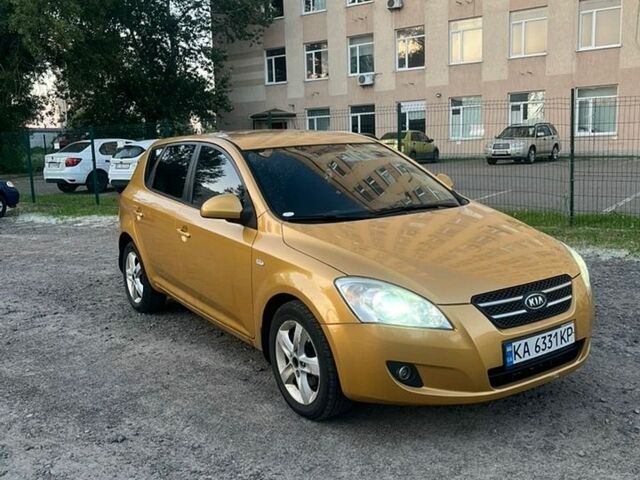 Желтый Киа Сид, объемом двигателя 1.59 л и пробегом 221 тыс. км за 3500 $, фото 1 на Automoto.ua