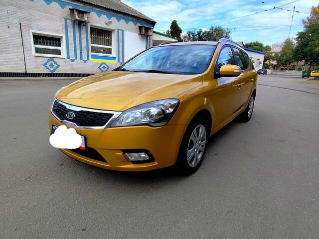 Жовтий Кіа Сід, об'ємом двигуна 1.6 л та пробігом 210 тис. км за 7000 $, фото 1 на Automoto.ua