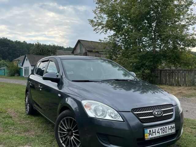 Серый Киа Сид, объемом двигателя 1.6 л и пробегом 181 тыс. км за 5200 $, фото 1 на Automoto.ua
