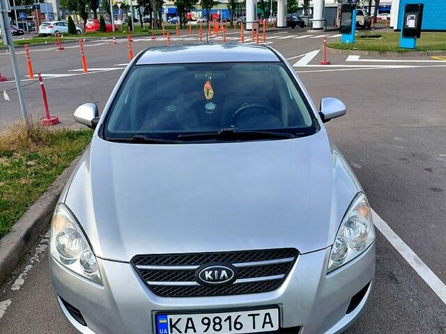 Серый Киа Сид, объемом двигателя 1.4 л и пробегом 204 тыс. км за 4400 $, фото 1 на Automoto.ua