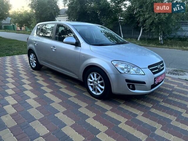 Серый Киа Сид, объемом двигателя 2 л и пробегом 136 тыс. км за 7600 $, фото 1 на Automoto.ua