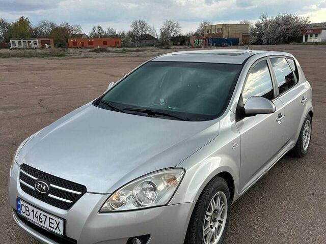Серый Киа Сид, объемом двигателя 2 л и пробегом 220 тыс. км за 5500 $, фото 1 на Automoto.ua