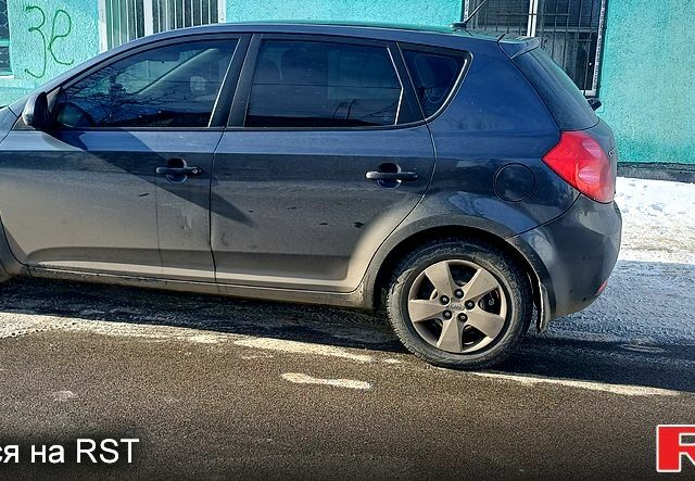 Серый Киа Сид, объемом двигателя 1.4 л и пробегом 22000 тыс. км за 4900 $, фото 1 на Automoto.ua