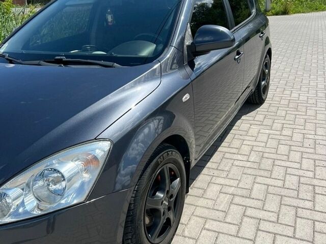 Сірий Кіа Сід, об'ємом двигуна 1.4 л та пробігом 212 тис. км за 5500 $, фото 1 на Automoto.ua