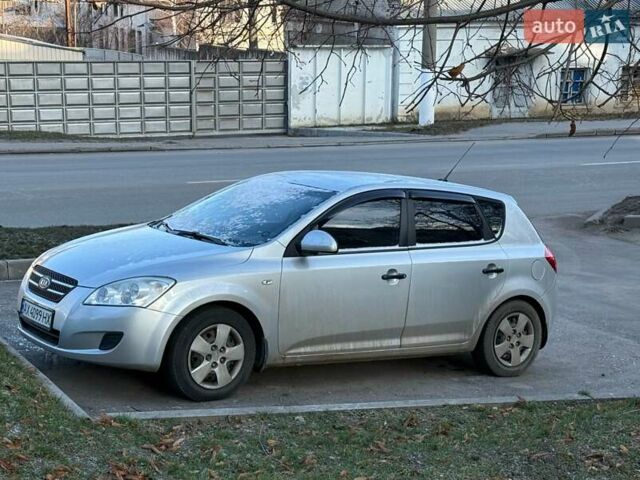 Серый Киа Сид, объемом двигателя 1.59 л и пробегом 237 тыс. км за 4900 $, фото 1 на Automoto.ua