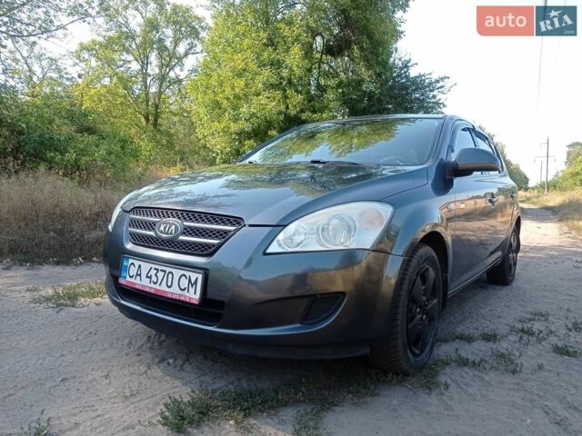 Сірий Кіа Сід, об'ємом двигуна 1.59 л та пробігом 257 тис. км за 5800 $, фото 1 на Automoto.ua