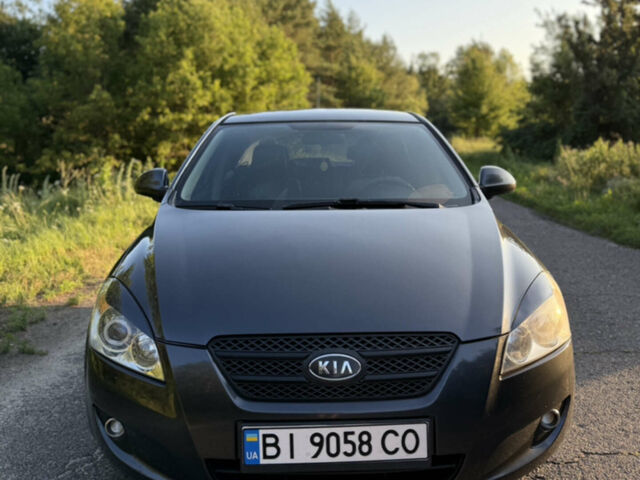 Серый Киа Сид, объемом двигателя 1.98 л и пробегом 207 тыс. км за 5500 $, фото 1 на Automoto.ua