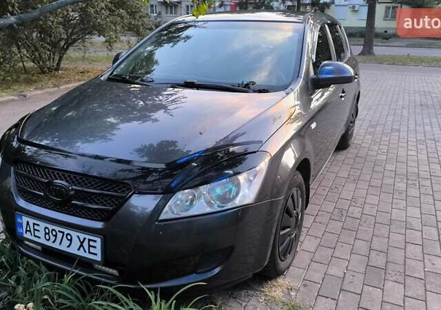 Сірий Кіа Сід, об'ємом двигуна 1.4 л та пробігом 233 тис. км за 4590 $, фото 1 на Automoto.ua
