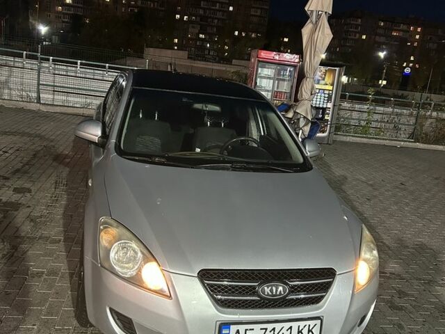 Серый Киа Сид, объемом двигателя 1.6 л и пробегом 298 тыс. км за 4954 $, фото 1 на Automoto.ua