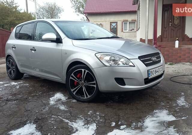 Серый Киа Сид, объемом двигателя 1.4 л и пробегом 244 тыс. км за 6200 $, фото 1 на Automoto.ua