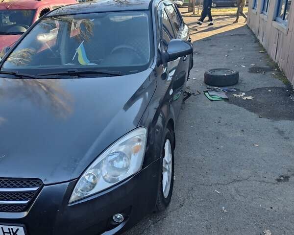 Серый Киа Сид, объемом двигателя 1.6 л и пробегом 300 тыс. км за 4800 $, фото 1 на Automoto.ua