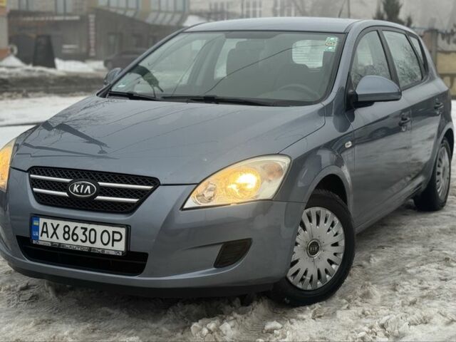 Сірий Кіа Сід, об'ємом двигуна 1.6 л та пробігом 238 тис. км за 3400 $, фото 1 на Automoto.ua