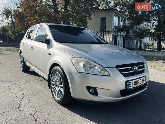 Серый Киа Сид, объемом двигателя 1.6 л и пробегом 223 тыс. км за 5500 $, фото 1 на Automoto.ua