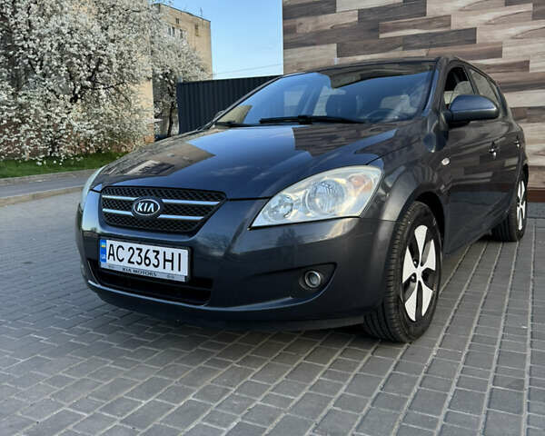 Серый Киа Сид, объемом двигателя 1.4 л и пробегом 228 тыс. км за 4850 $, фото 1 на Automoto.ua