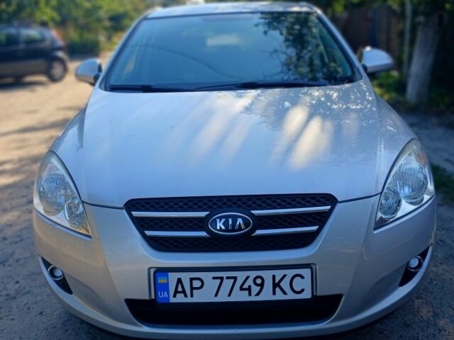 Серый Киа Сид, объемом двигателя 1.4 л и пробегом 152 тыс. км за 6300 $, фото 1 на Automoto.ua