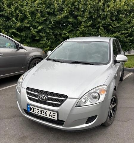 Серый Киа Сид, объемом двигателя 1.4 л и пробегом 232 тыс. км за 4999 $, фото 1 на Automoto.ua