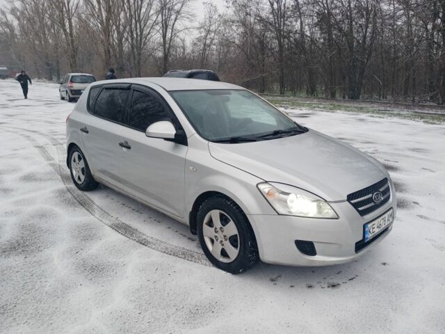 Сірий Кіа Сід, об'ємом двигуна 1.4 л та пробігом 215 тис. км за 5300 $, фото 1 на Automoto.ua