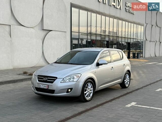 Серый Киа Сид, объемом двигателя 2 л и пробегом 196 тыс. км за 8500 $, фото 1 на Automoto.ua