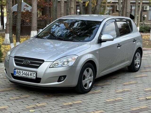 Кіа Сід 2007 у Бершаде на Automoto.ua Сірий Кіа Сід, об'ємом двигуна 1.6 л та пробігом 240 тис. км за 5150 $, фото 1 на Automoto.ua