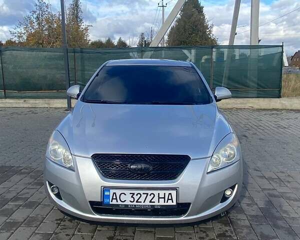 Серый Киа Сид, объемом двигателя 1.59 л и пробегом 305 тыс. км за 5500 $, фото 1 на Automoto.ua