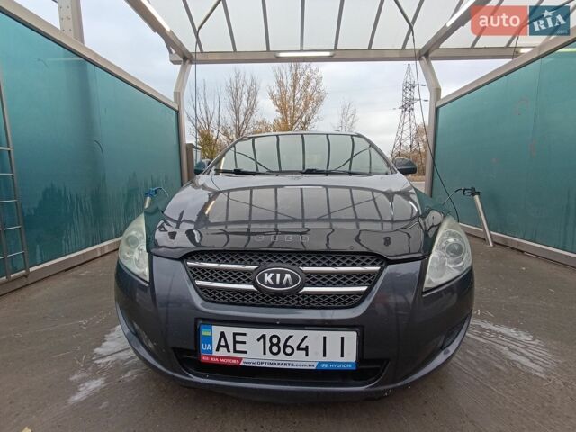 Серый Киа Сид, объемом двигателя 1.59 л и пробегом 334 тыс. км за 4800 $, фото 1 на Automoto.ua
