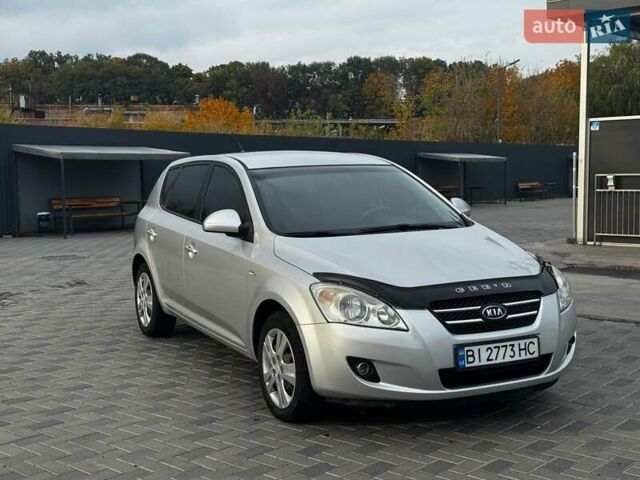 Серый Киа Сид, объемом двигателя 1.6 л и пробегом 230 тыс. км за 4900 $, фото 1 на Automoto.ua