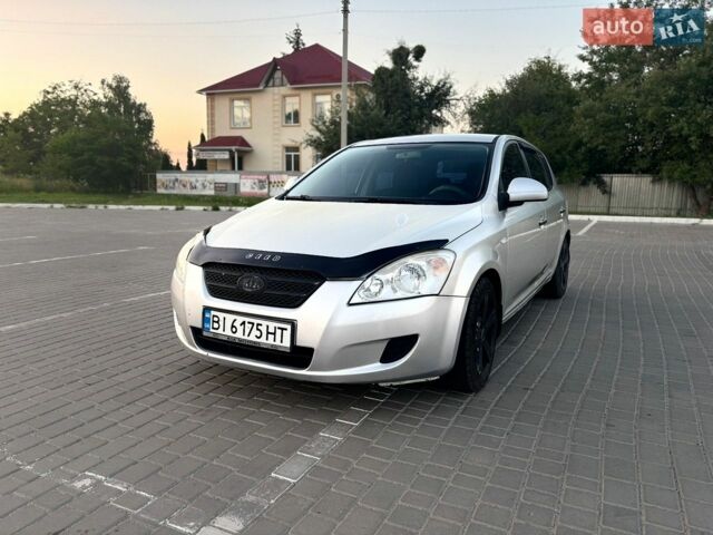 Серый Киа Сид, объемом двигателя 1.6 л и пробегом 230 тыс. км за 3100 $, фото 1 на Automoto.ua