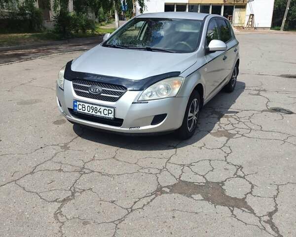 Серый Киа Сид, объемом двигателя 1.4 л и пробегом 308 тыс. км за 5000 $, фото 1 на Automoto.ua