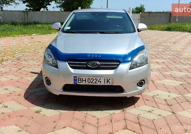 Серый Киа Сид, объемом двигателя 1.6 л и пробегом 128 тыс. км за 4700 $, фото 1 на Automoto.ua