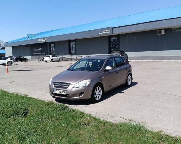 Серый Киа Сид, объемом двигателя 1.4 л и пробегом 156 тыс. км за 5100 $, фото 1 на Automoto.ua