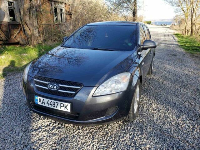 Сірий Кіа Сід, об'ємом двигуна 1.6 л та пробігом 300 тис. км за 4500 $, фото 1 на Automoto.ua