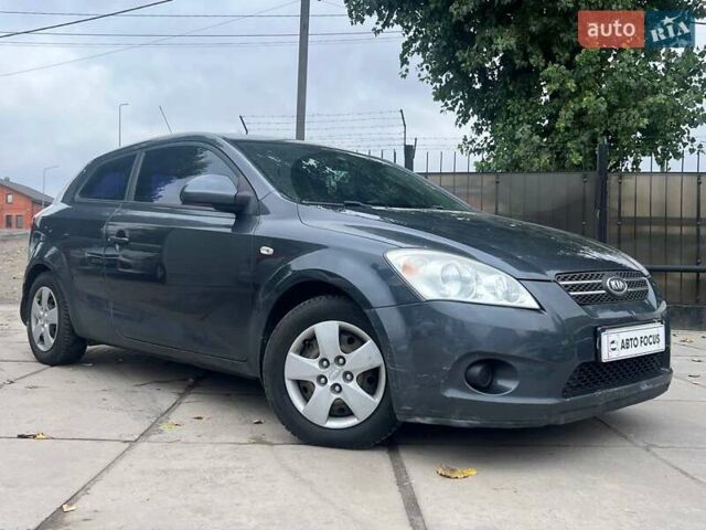Серый Киа Сид, объемом двигателя 1.4 л и пробегом 247 тыс. км за 4490 $, фото 1 на Automoto.ua