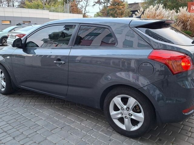 Серый Киа Сид, объемом двигателя 2 л и пробегом 190 тыс. км за 5000 $, фото 1 на Automoto.ua