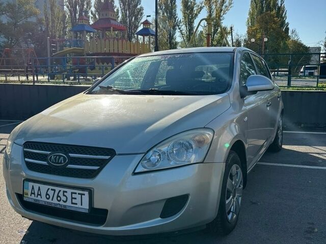Сірий Кіа Сід, об'ємом двигуна 1.6 л та пробігом 250 тис. км за 3650 $, фото 1 на Automoto.ua