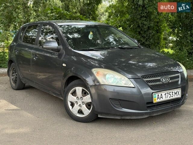 Серый Киа Сид, объемом двигателя 1.6 л и пробегом 231 тыс. км за 4400 $, фото 1 на Automoto.ua