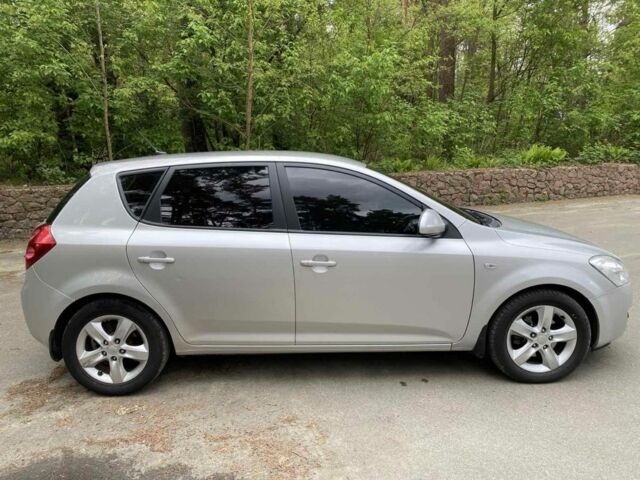 Серый Киа Сид, объемом двигателя 2 л и пробегом 131 тыс. км за 6999 $, фото 1 на Automoto.ua