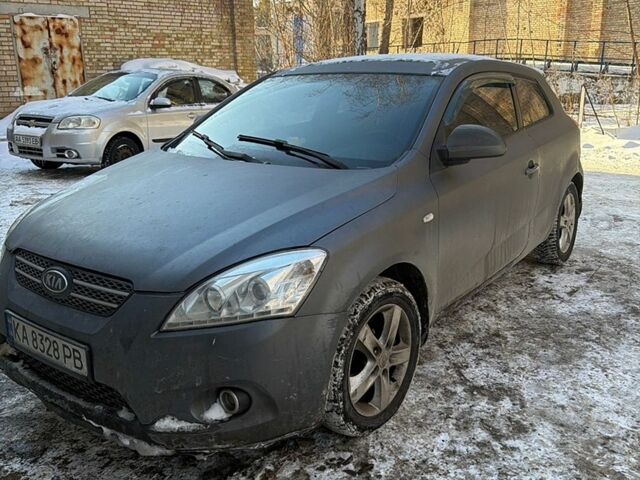 Сірий Кіа Сід, об'ємом двигуна 1.6 л та пробігом 240 тис. км за 3900 $, фото 1 на Automoto.ua