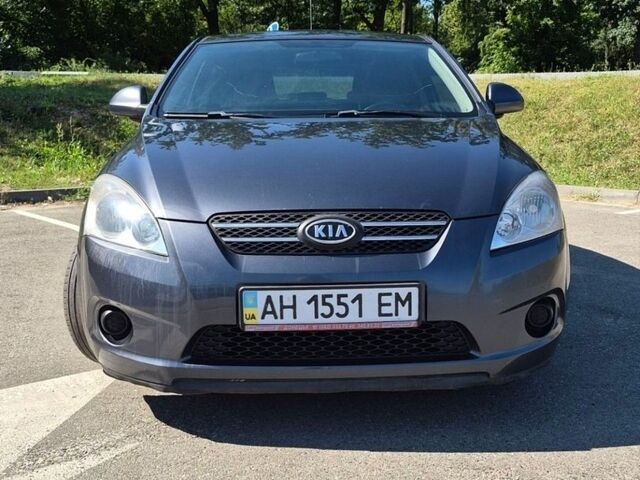 Серый Киа Сид, объемом двигателя 1.4 л и пробегом 174 тыс. км за 5500 $, фото 1 на Automoto.ua